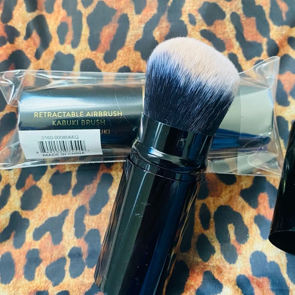 Laura Gellar Retractable 2  Kabuki Brushes